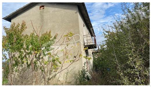 Casa singola all'ASTA immersa nel verde